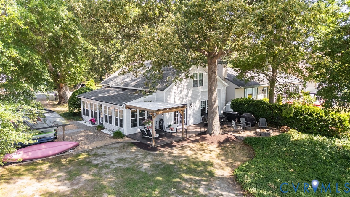 142 Circle Dr