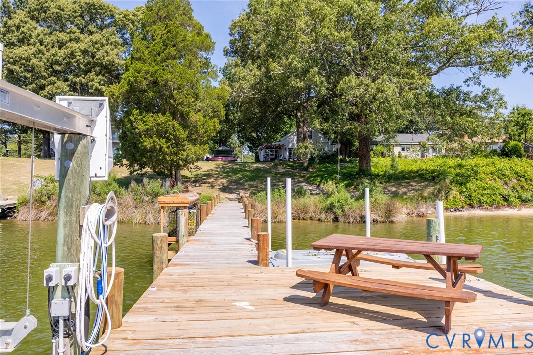 142 Circle Dr