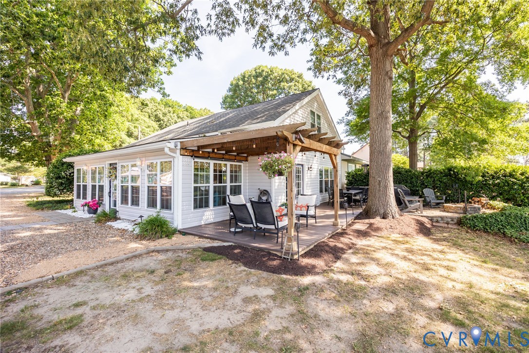 142 Circle Dr