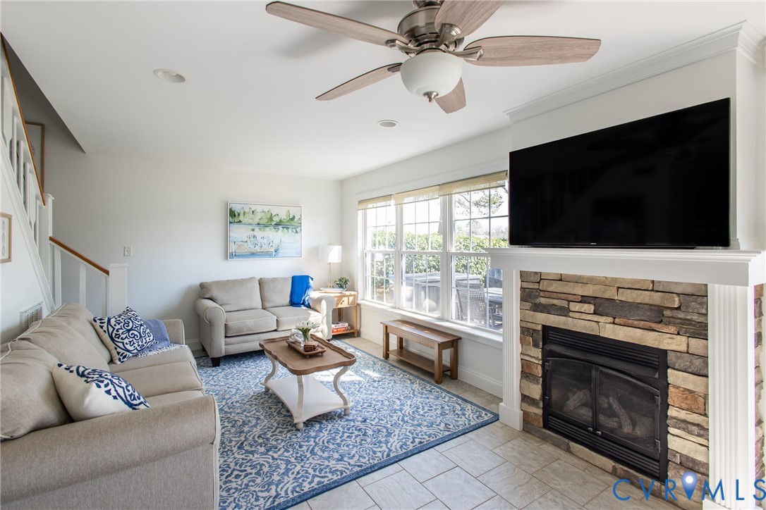 142 Circle Dr