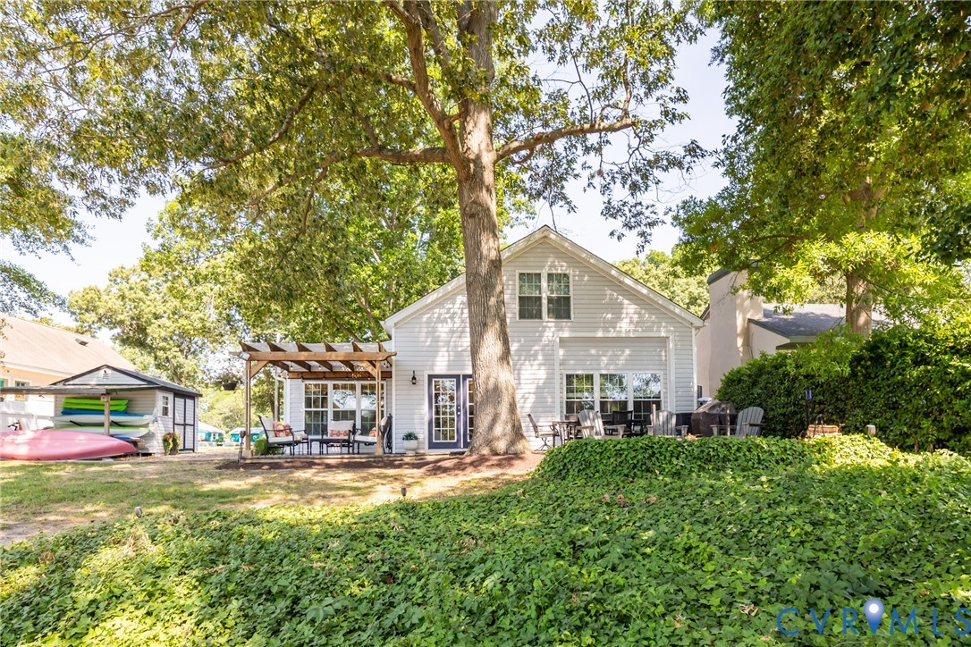 142 Circle Dr