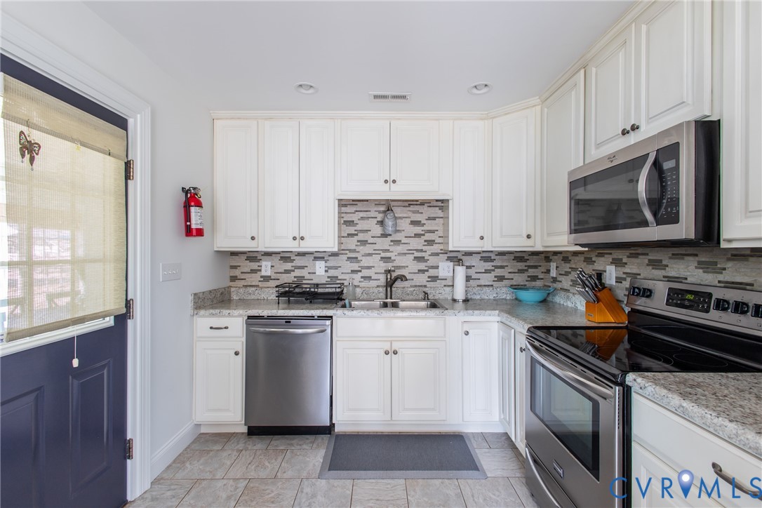 142 Circle Dr