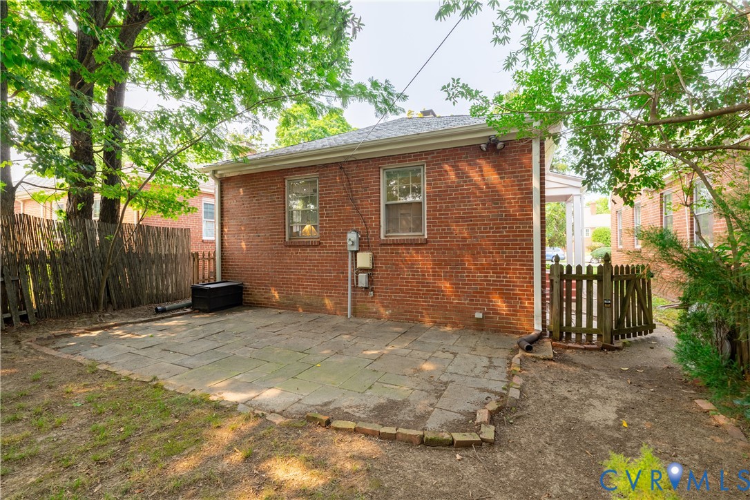 3903 Floyd Ave