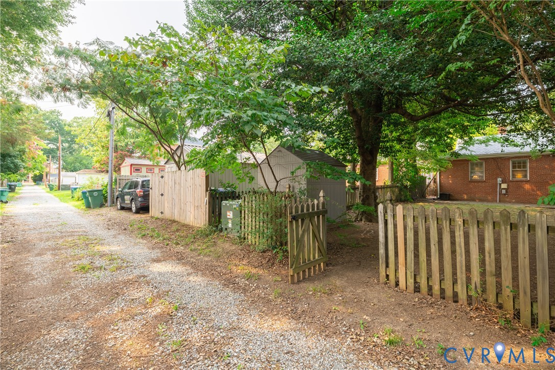 3903 Floyd Ave