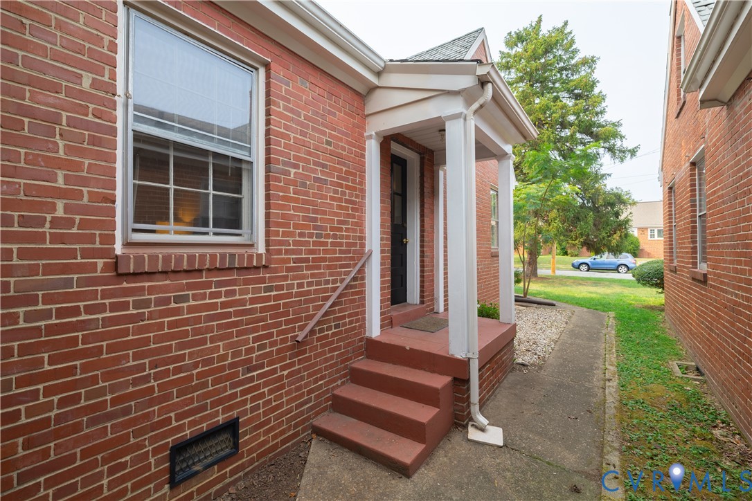 3903 Floyd Ave