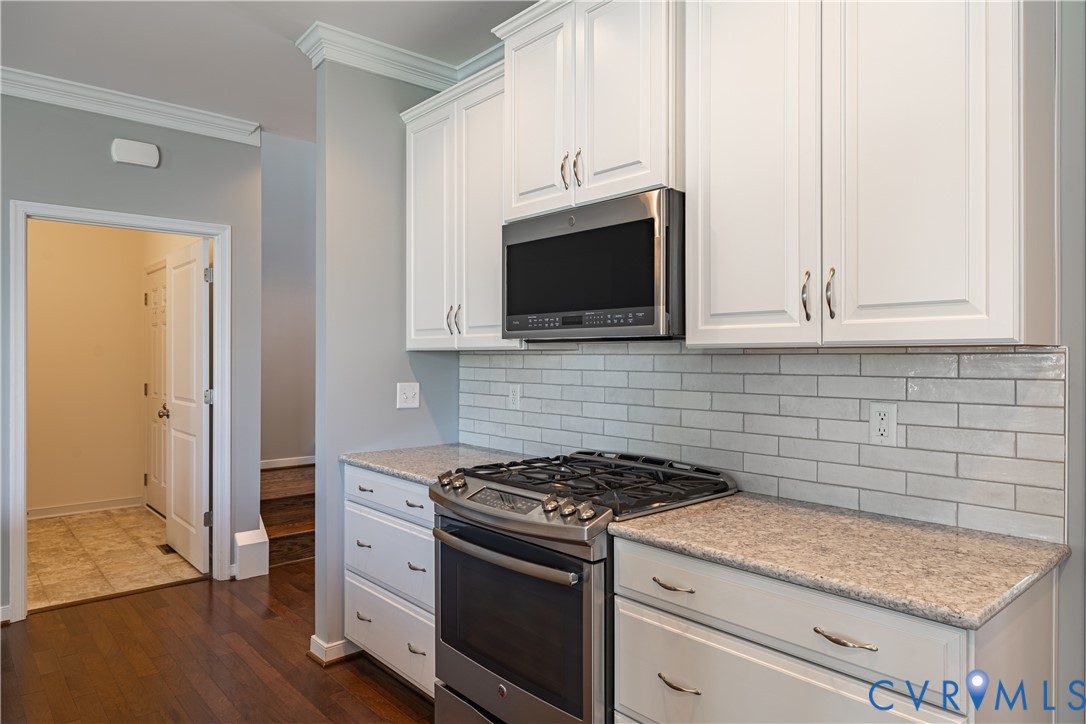7052 Washbrook Ter