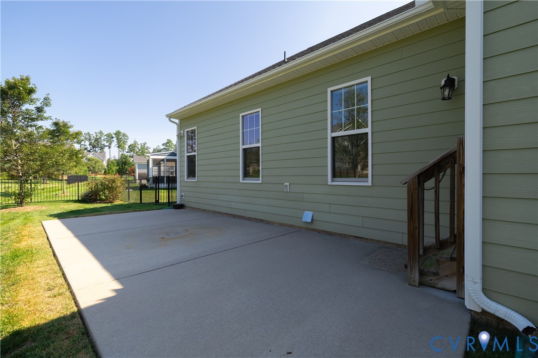 7052 Washbrook Ter