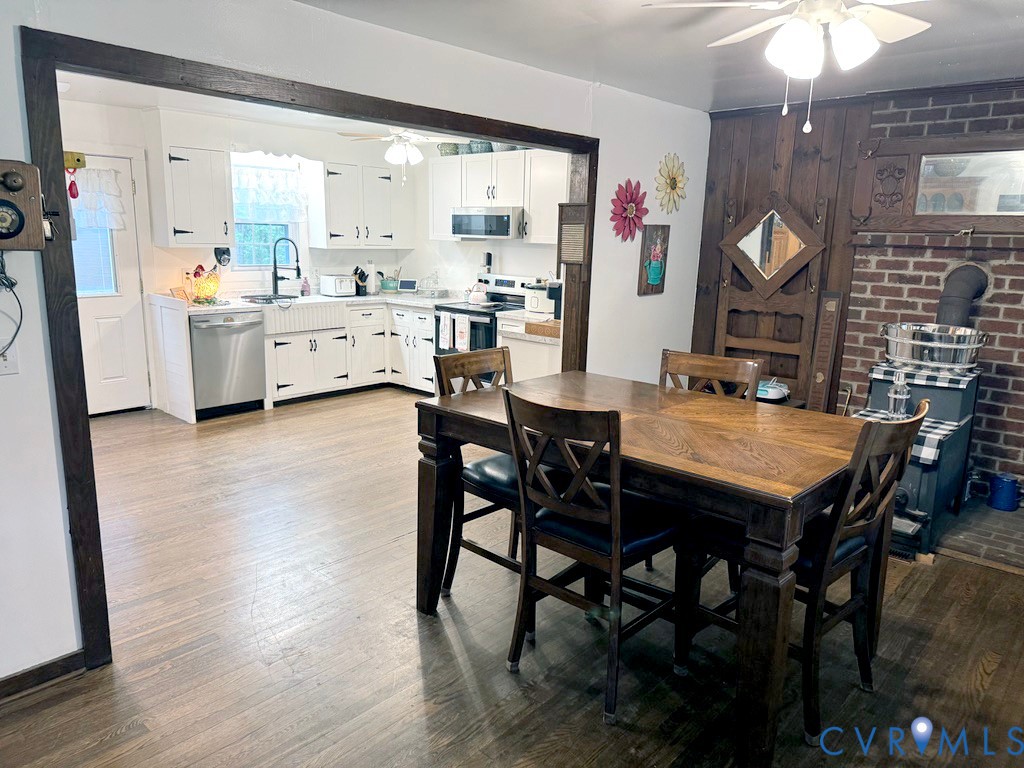 16436 Pinecote Low Moor Ln