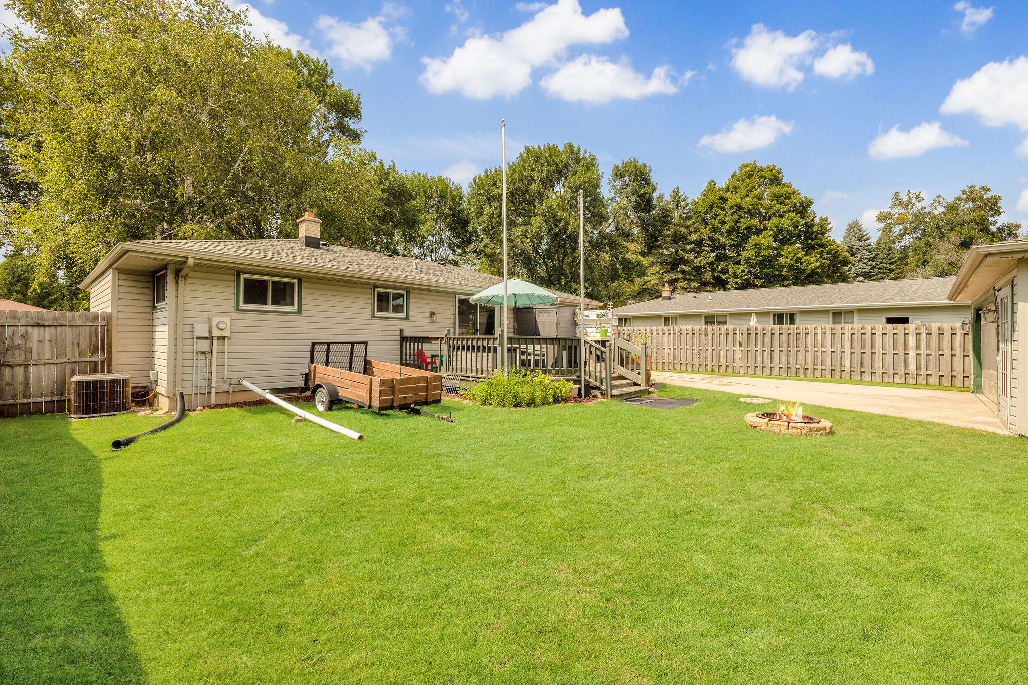 1377 Kings Ct