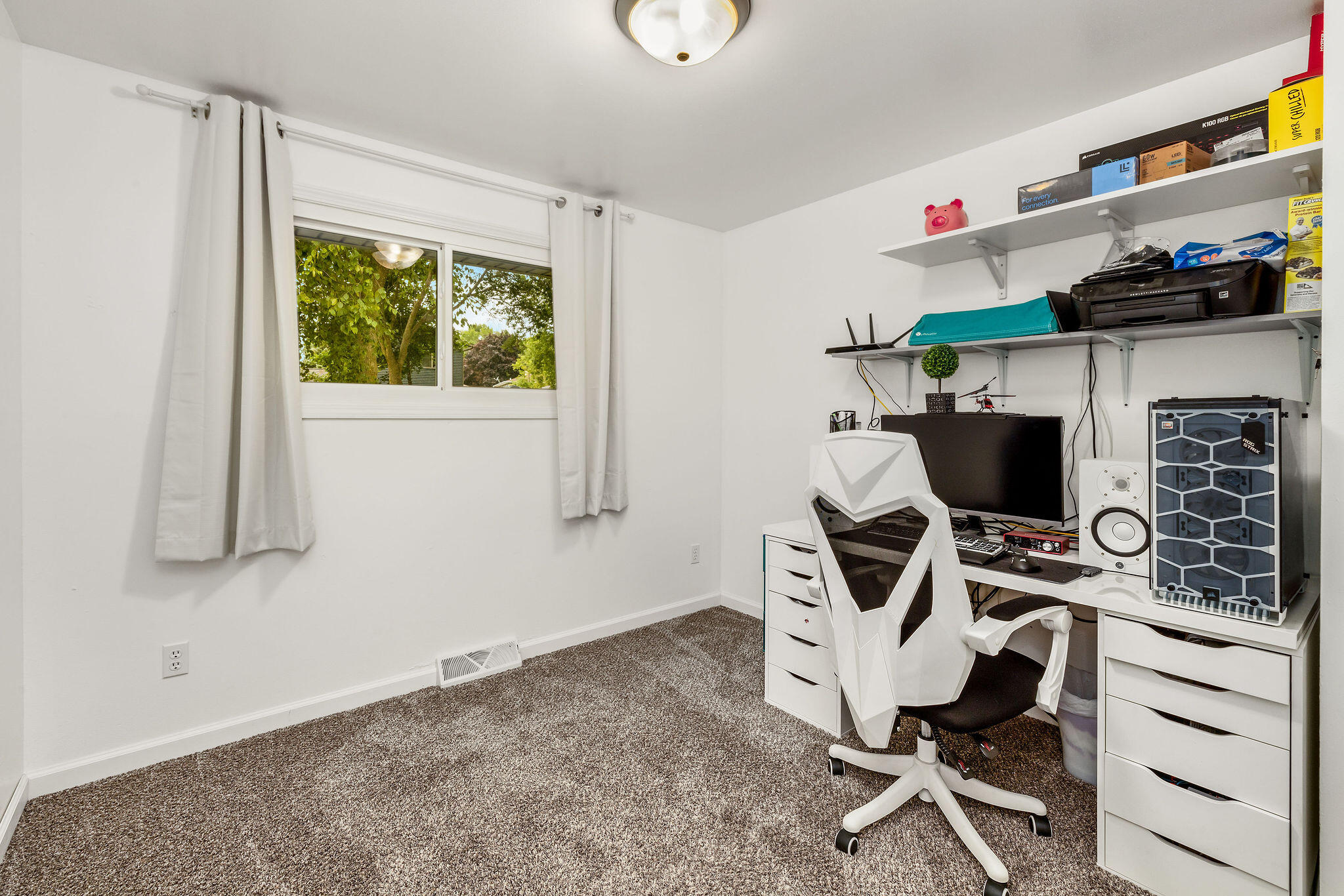 1377 Kings Ct