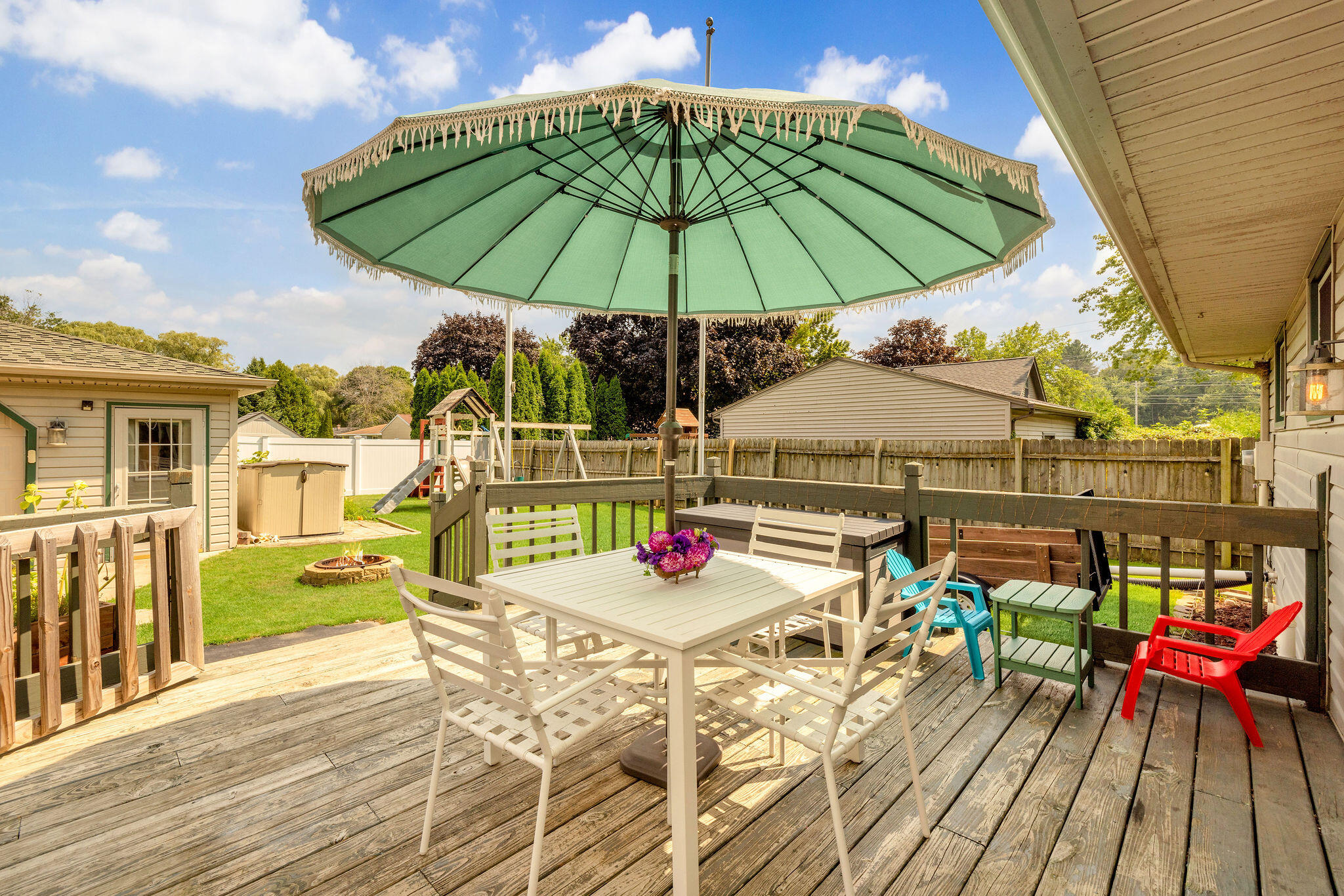 1377 Kings Ct