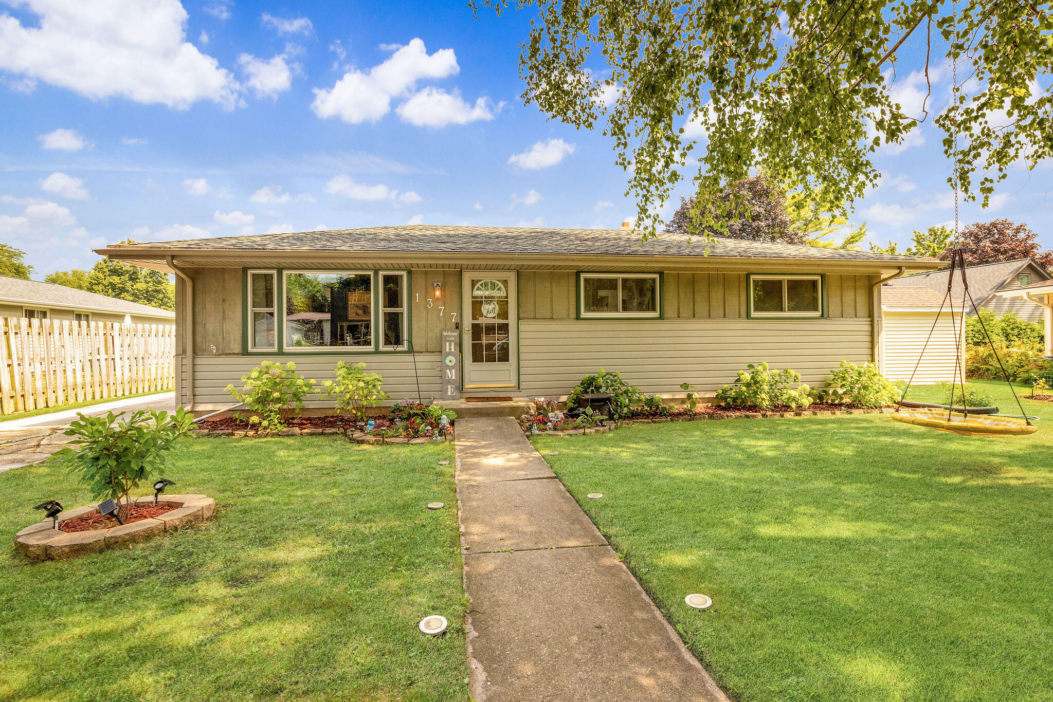 1377 Kings Ct