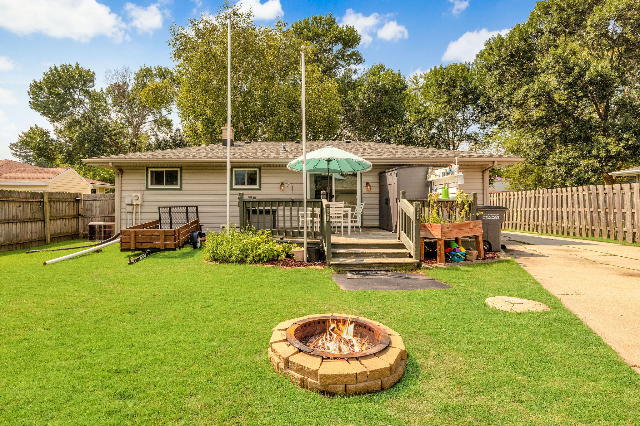 1377 Kings Ct