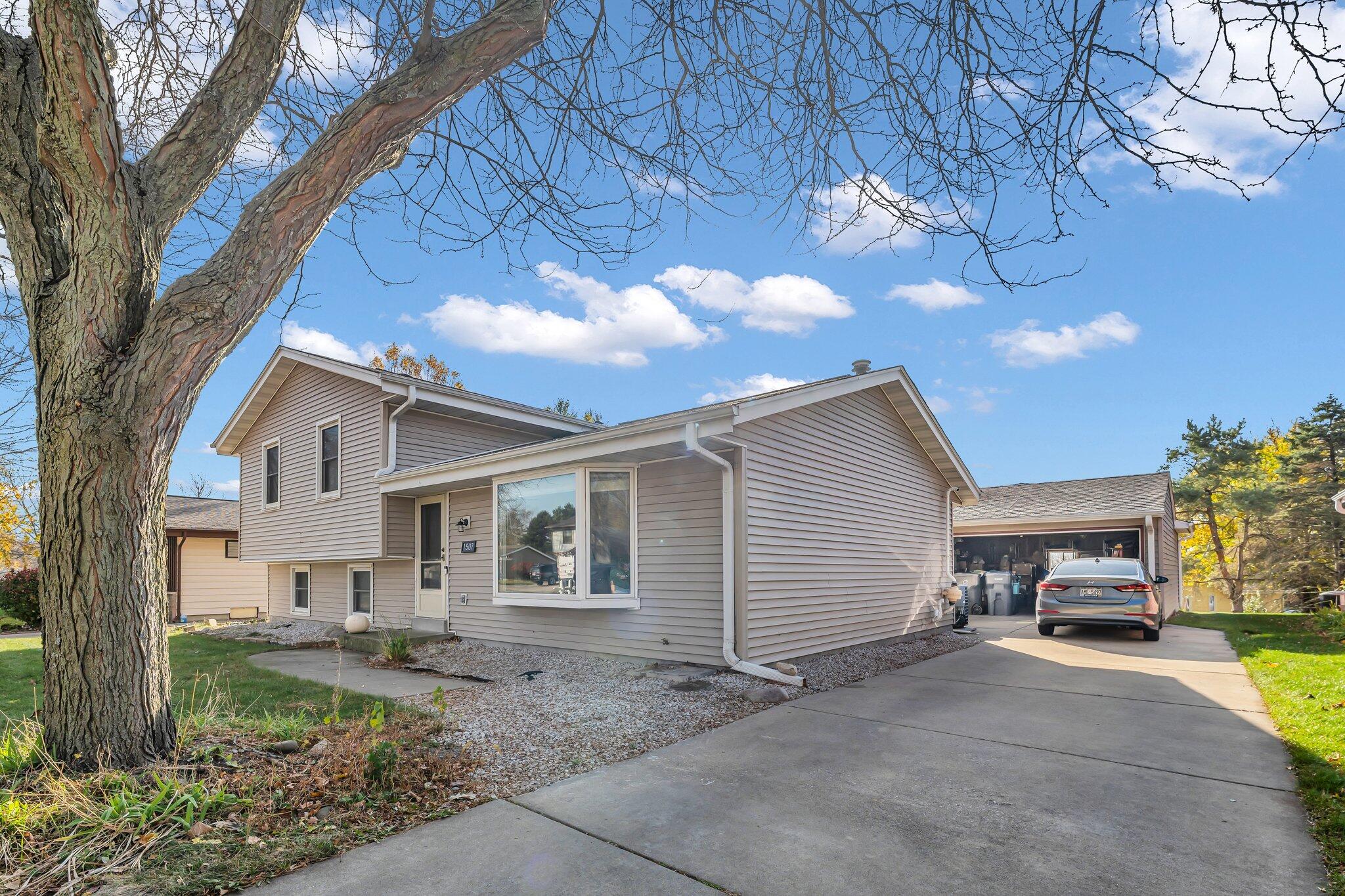1507 Erin Ln