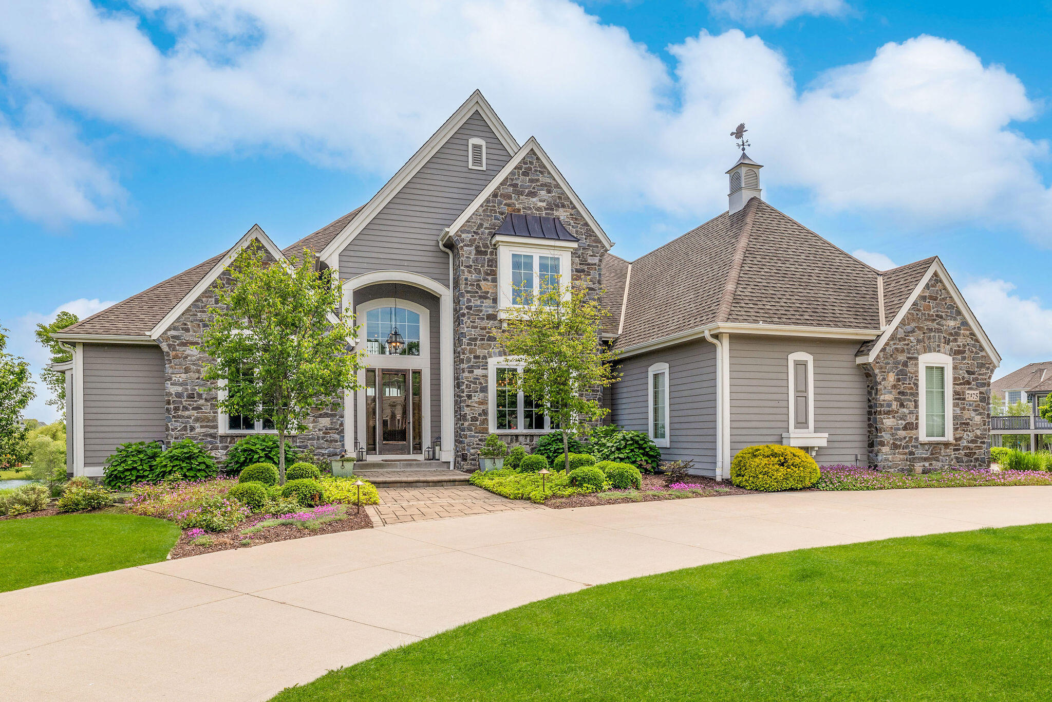7175 W Oakview Ct