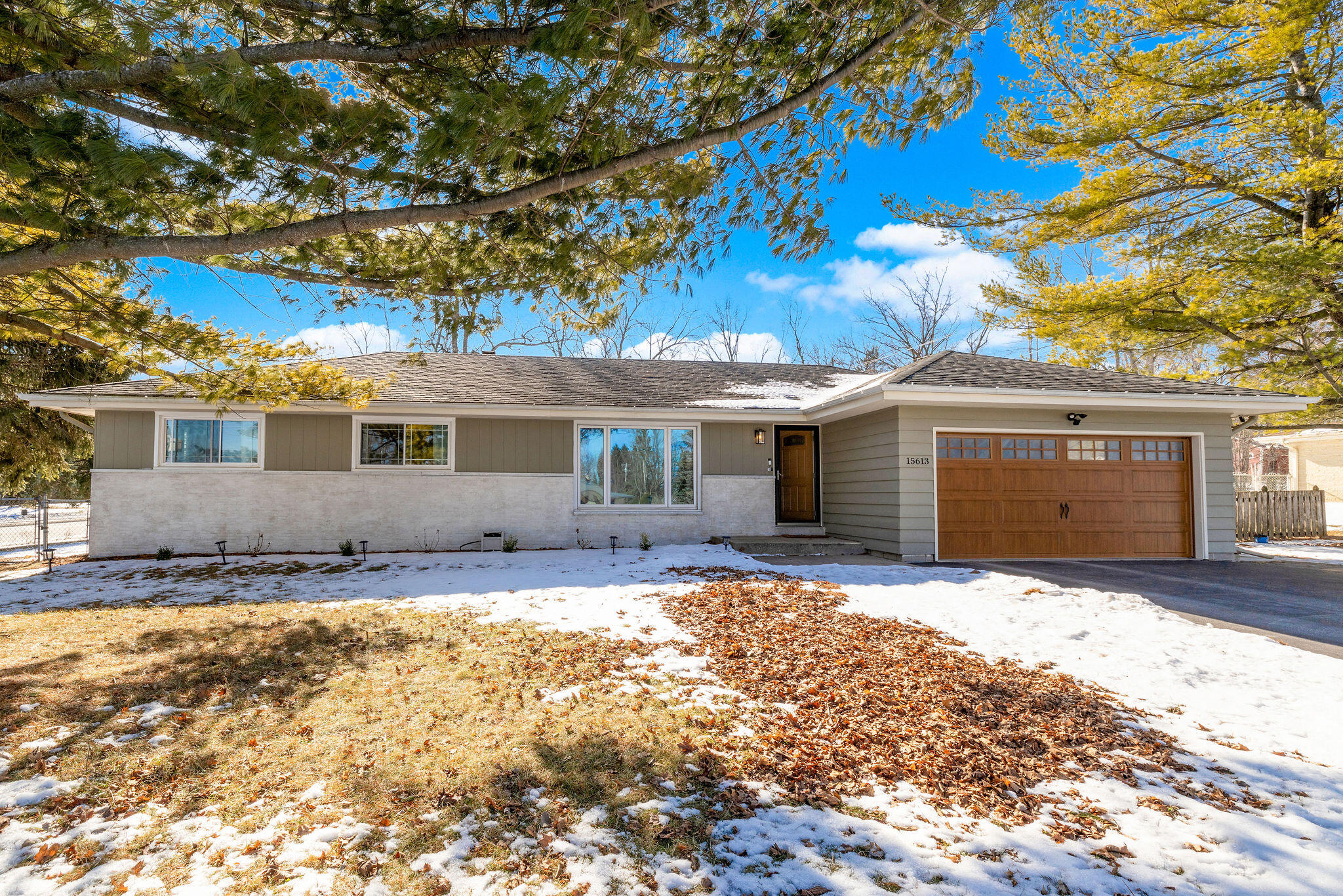 15613 W Riviera Dr