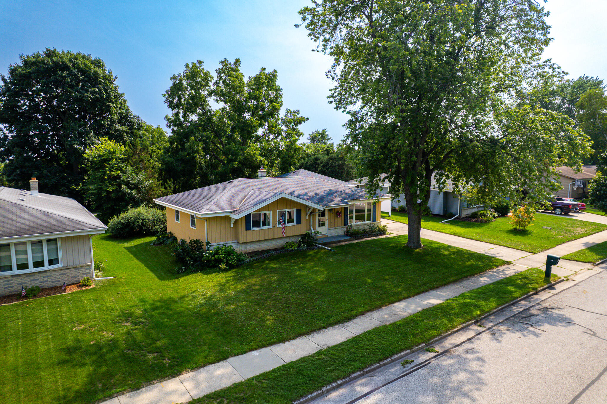 211 Maple St