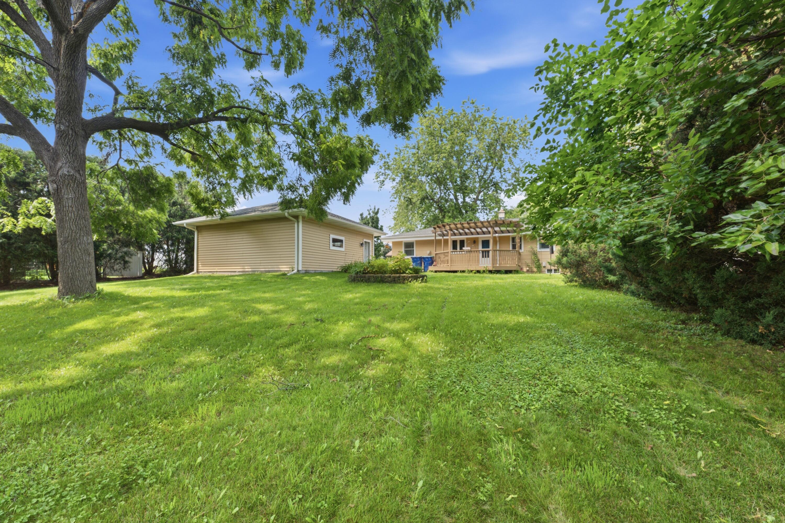 211 Maple St
