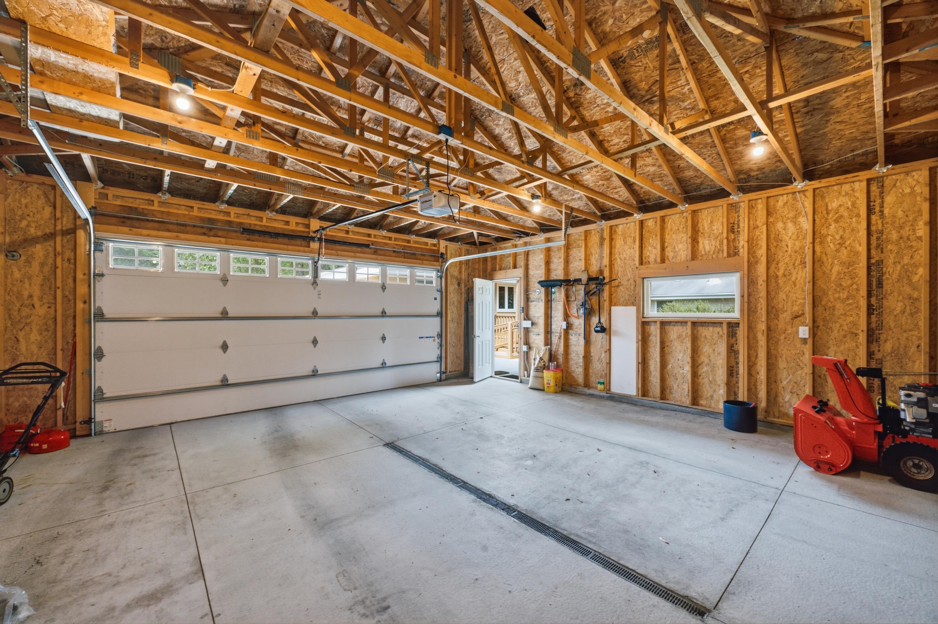 211 Maple St