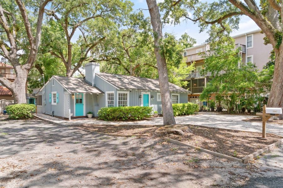 1145 Park Lane
