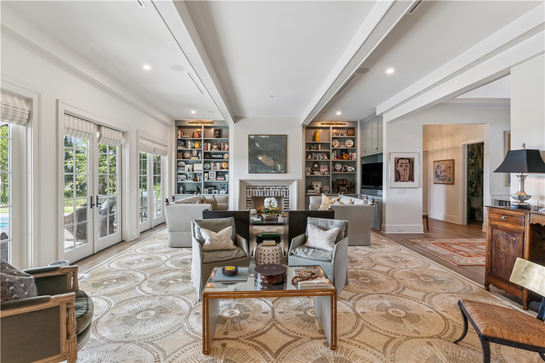 255 Saint Annie's Lane