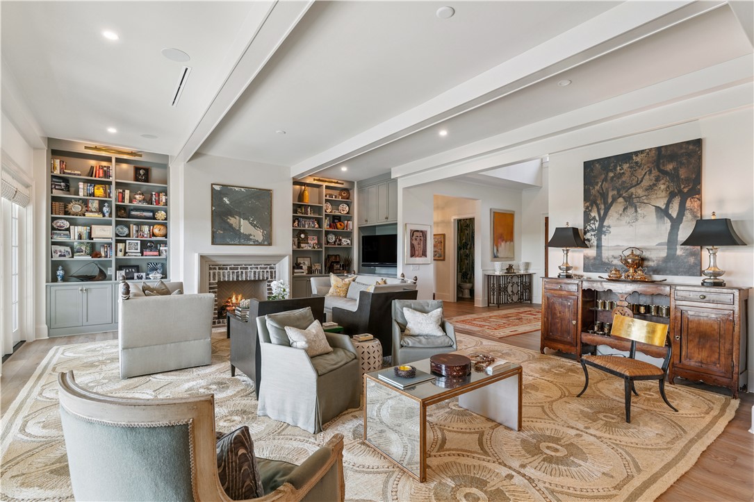 255 Saint Annie's Lane