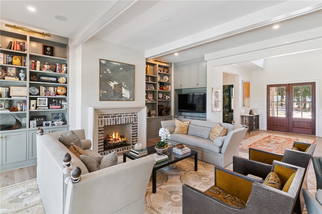 255 Saint Annie's Lane