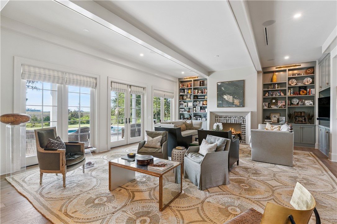 255 Saint Annie's Lane