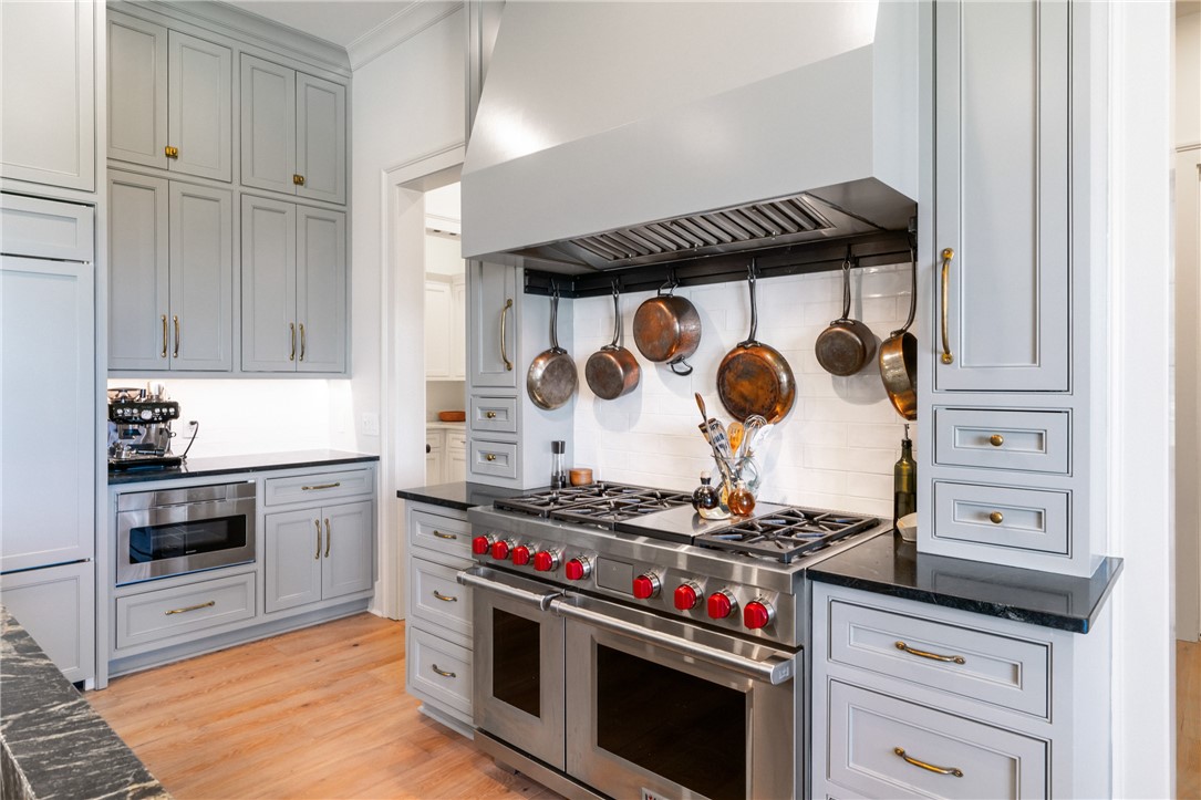 255 Saint Annie's Lane