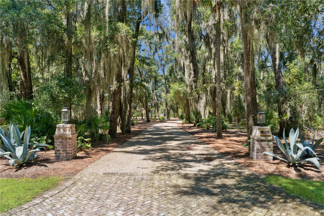 255 Saint Annie's Lane