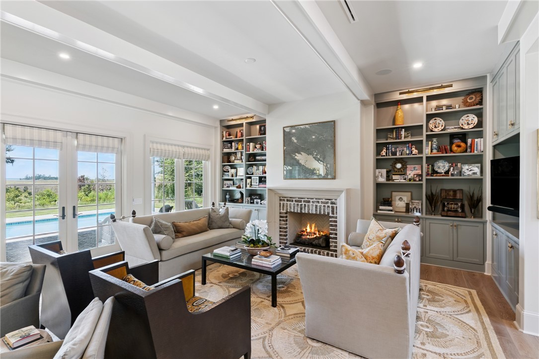 255 Saint Annie's Lane