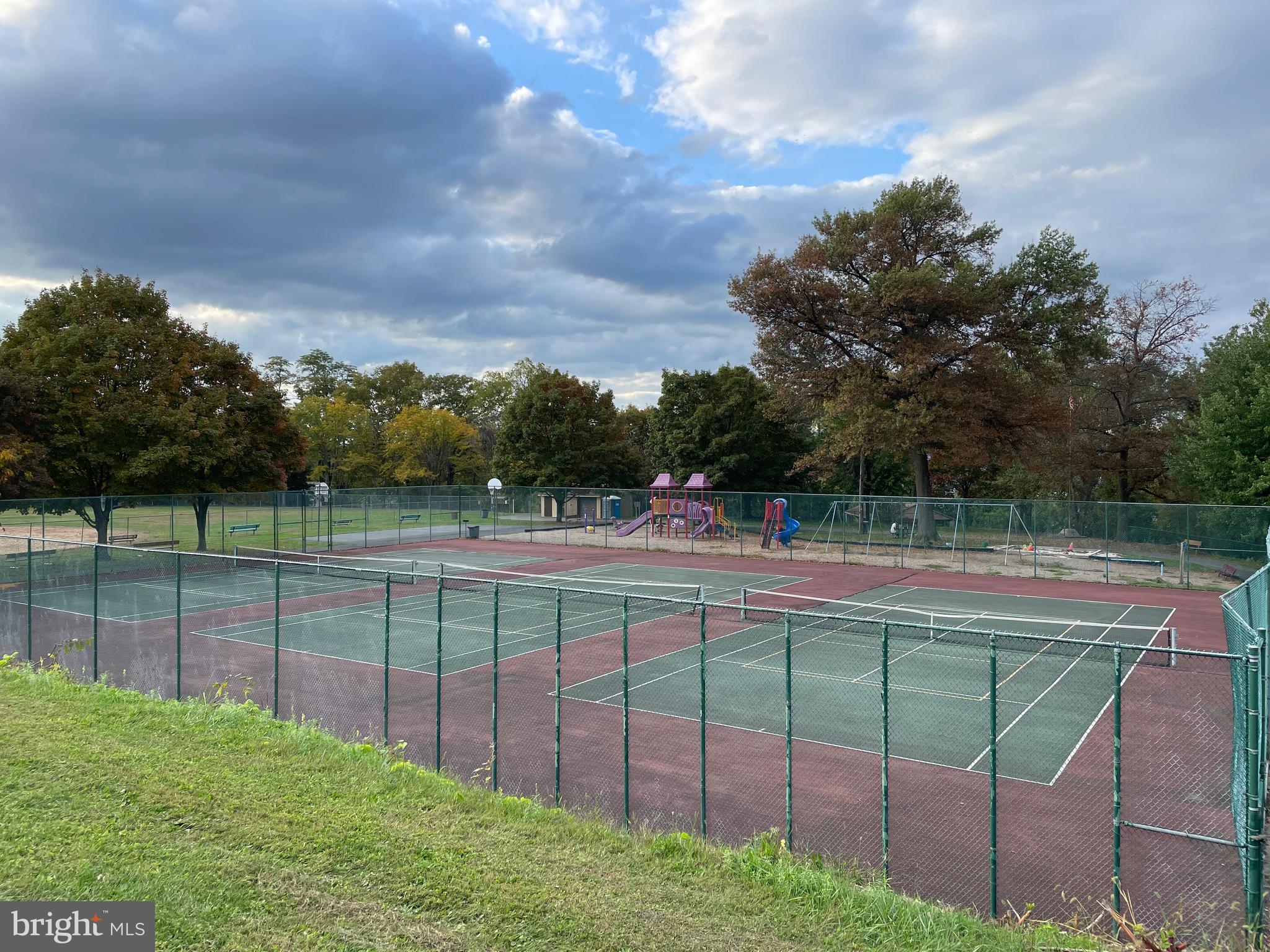 541 BRIDGEVIEW DRIVE