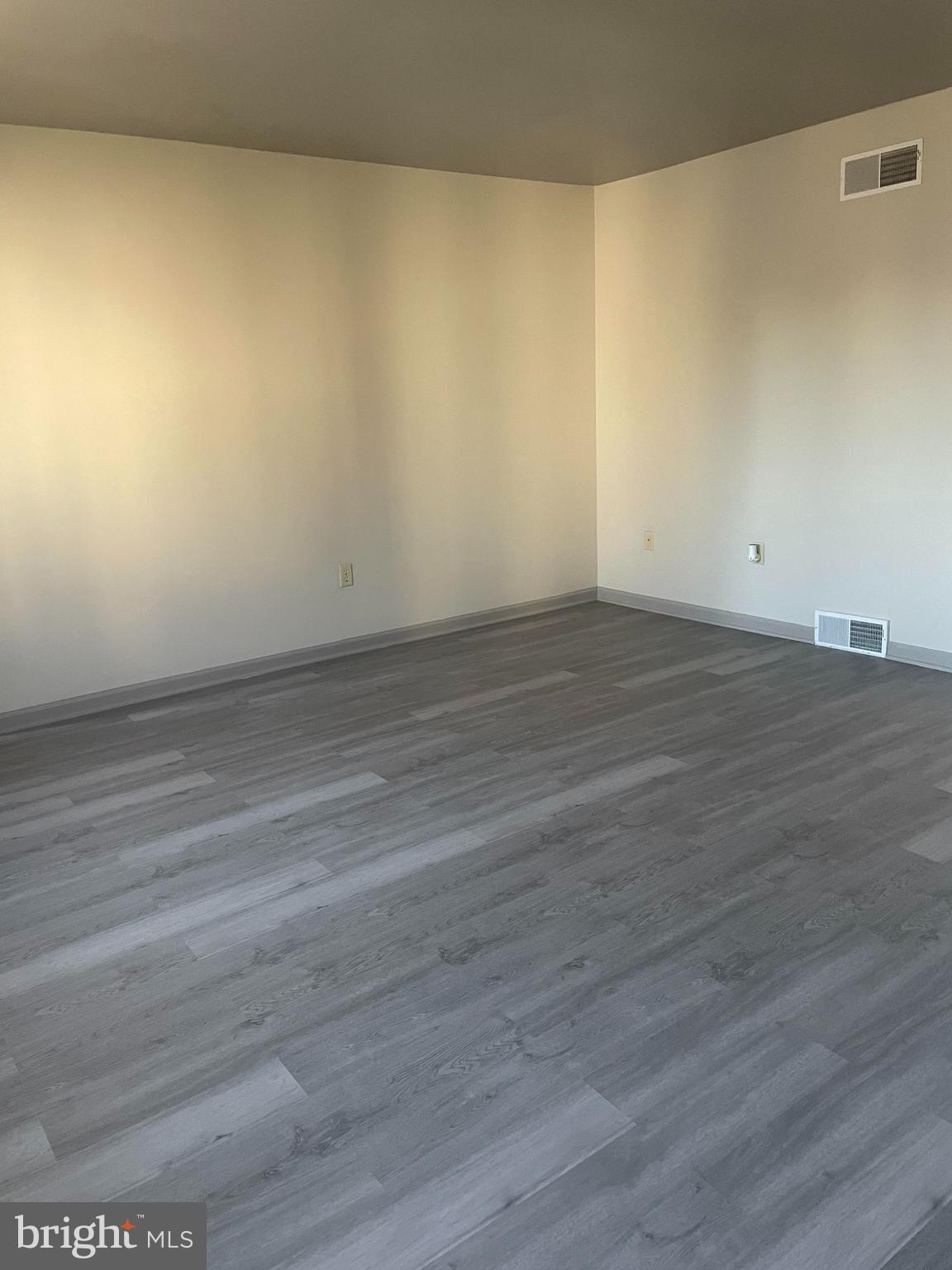 1821 CREEK VIEW COURT