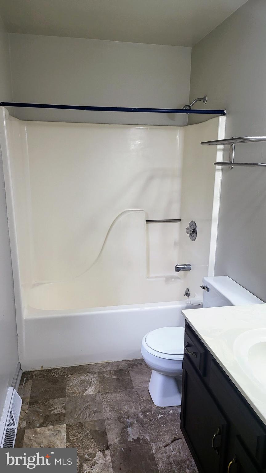 1821 CREEK VIEW COURT