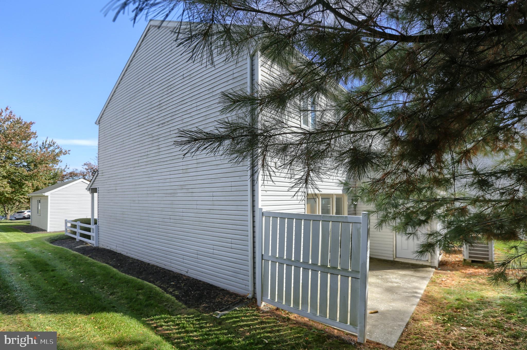 1821 CREEK VIEW COURT