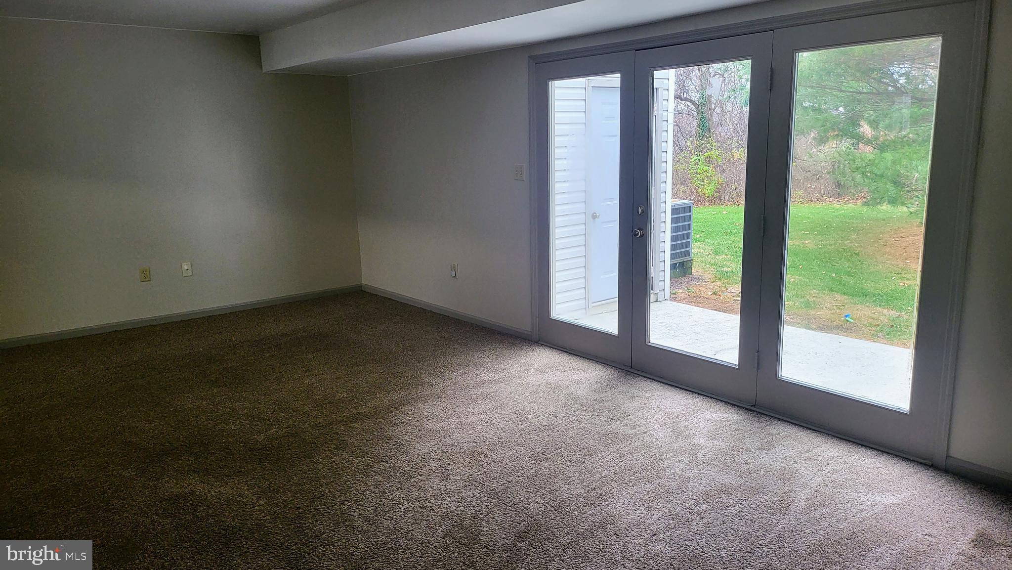 1821 CREEK VIEW COURT