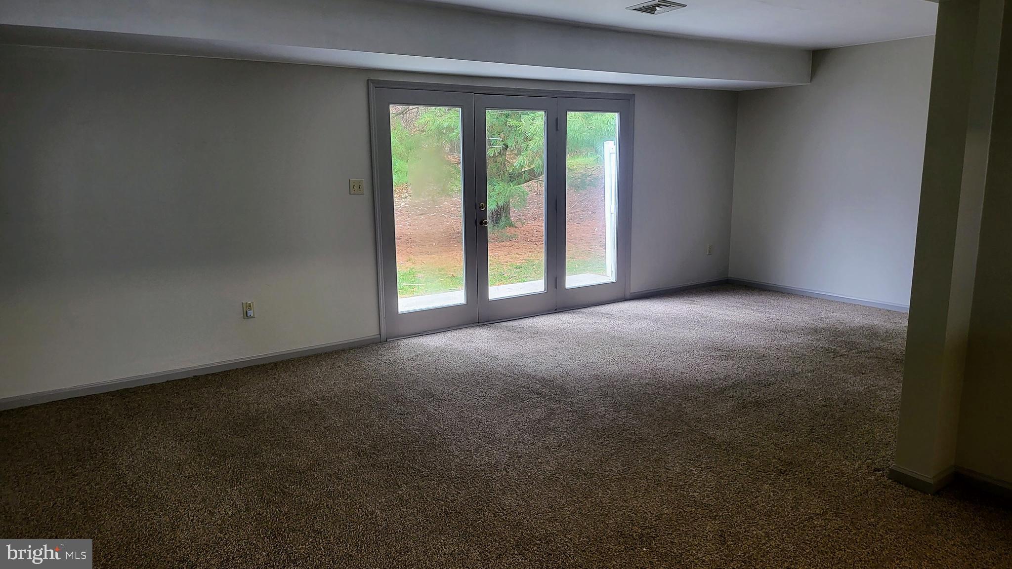 1821 CREEK VIEW COURT