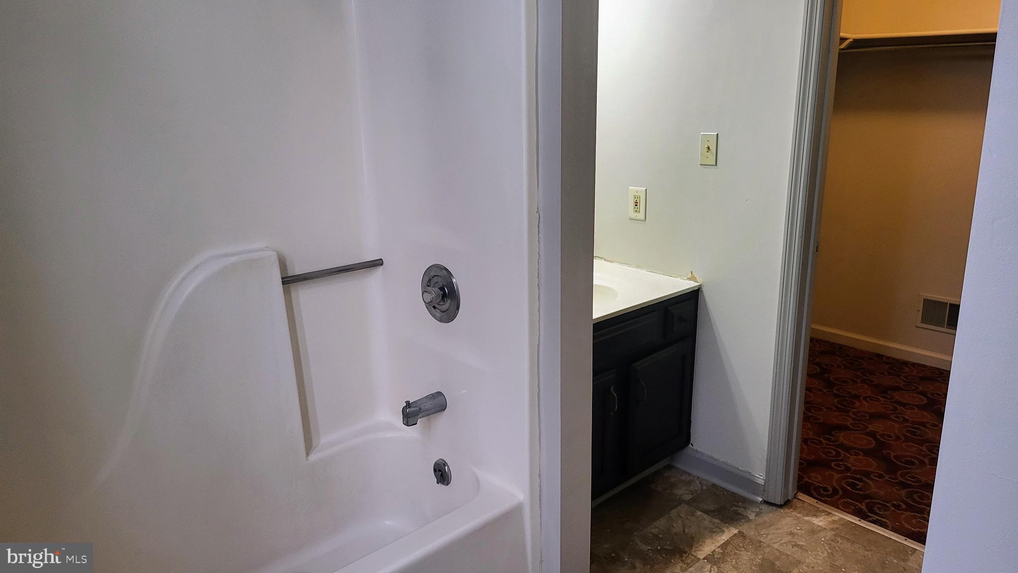 1821 CREEK VIEW COURT