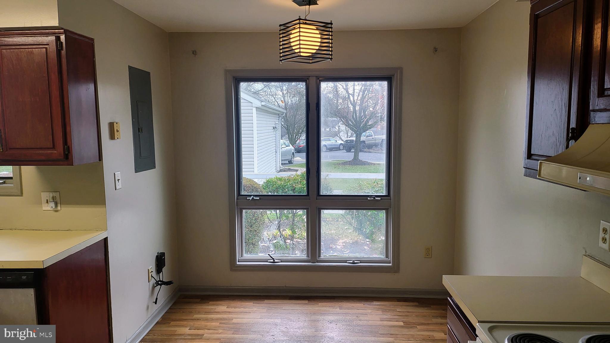 1821 CREEK VIEW COURT