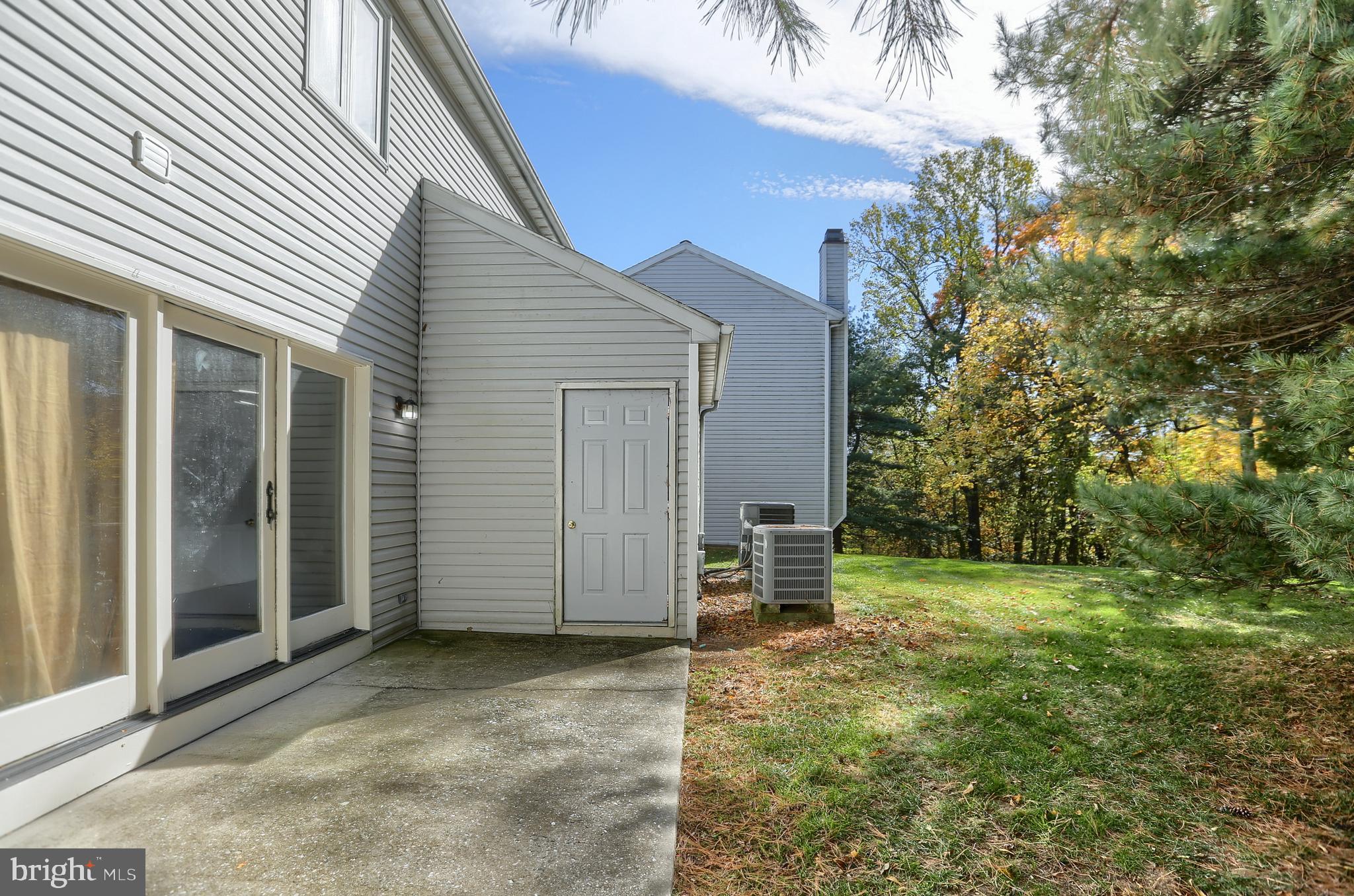 1821 CREEK VIEW COURT