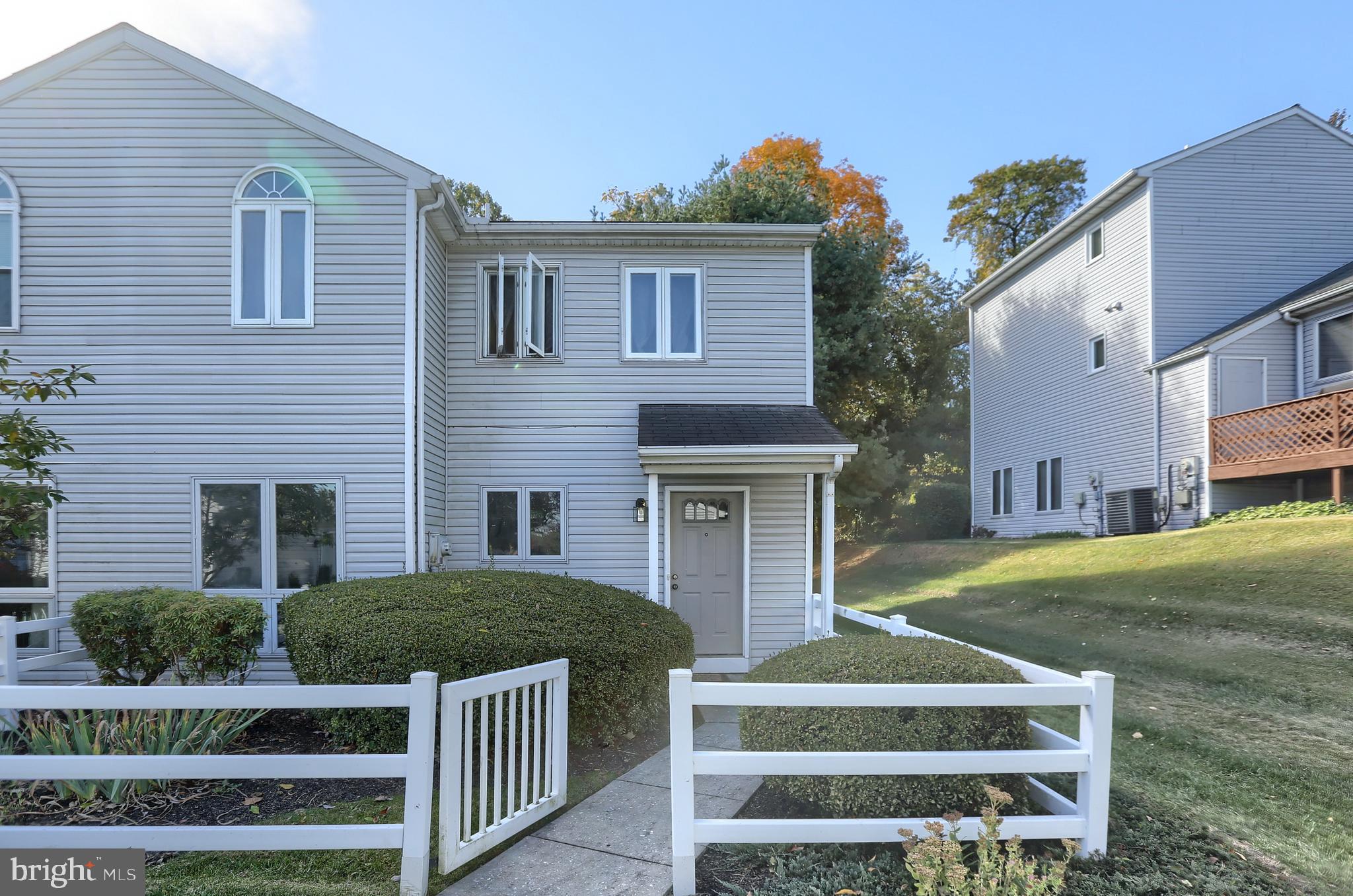 1821 CREEK VIEW COURT