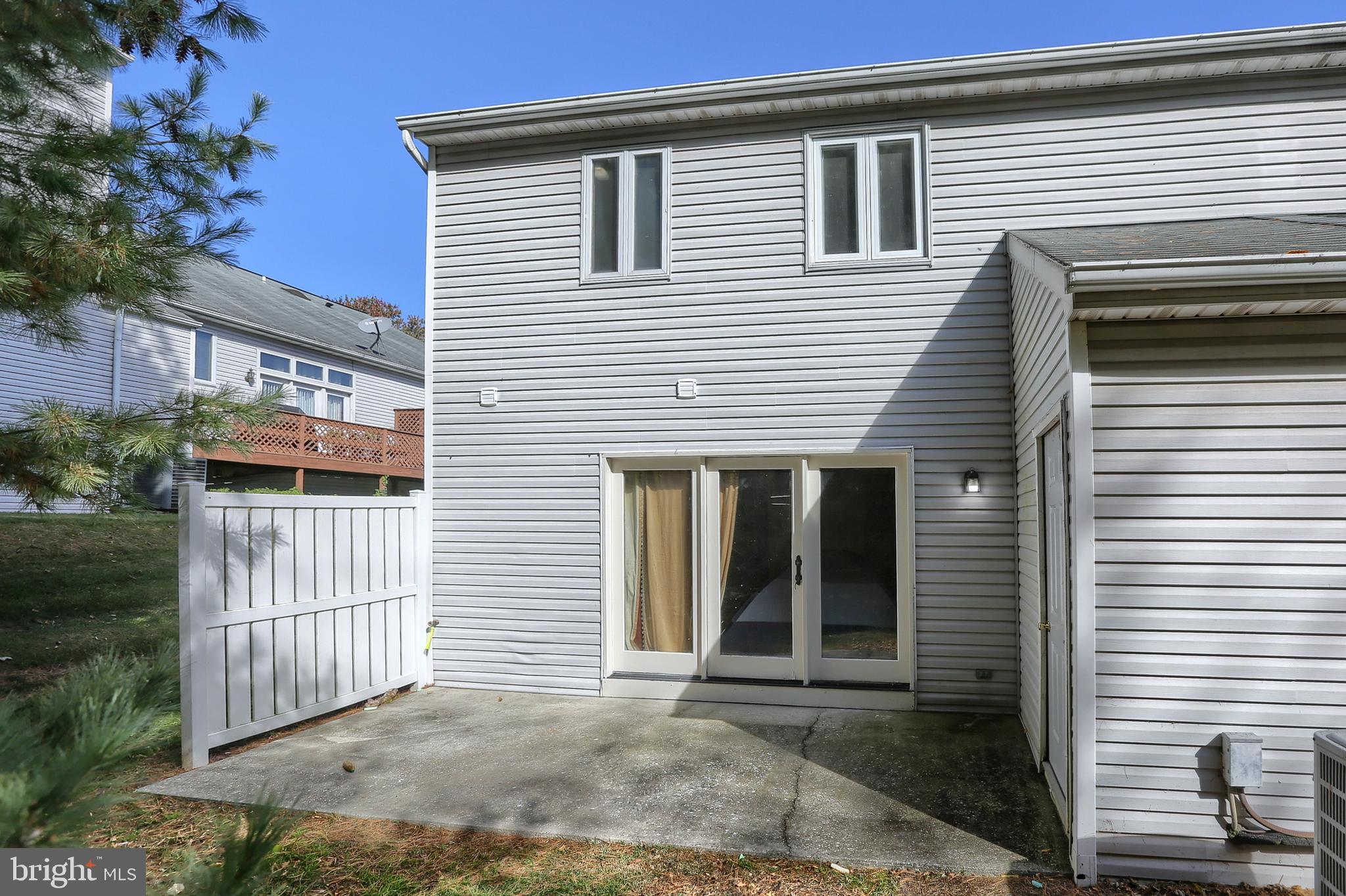 1821 CREEK VIEW COURT