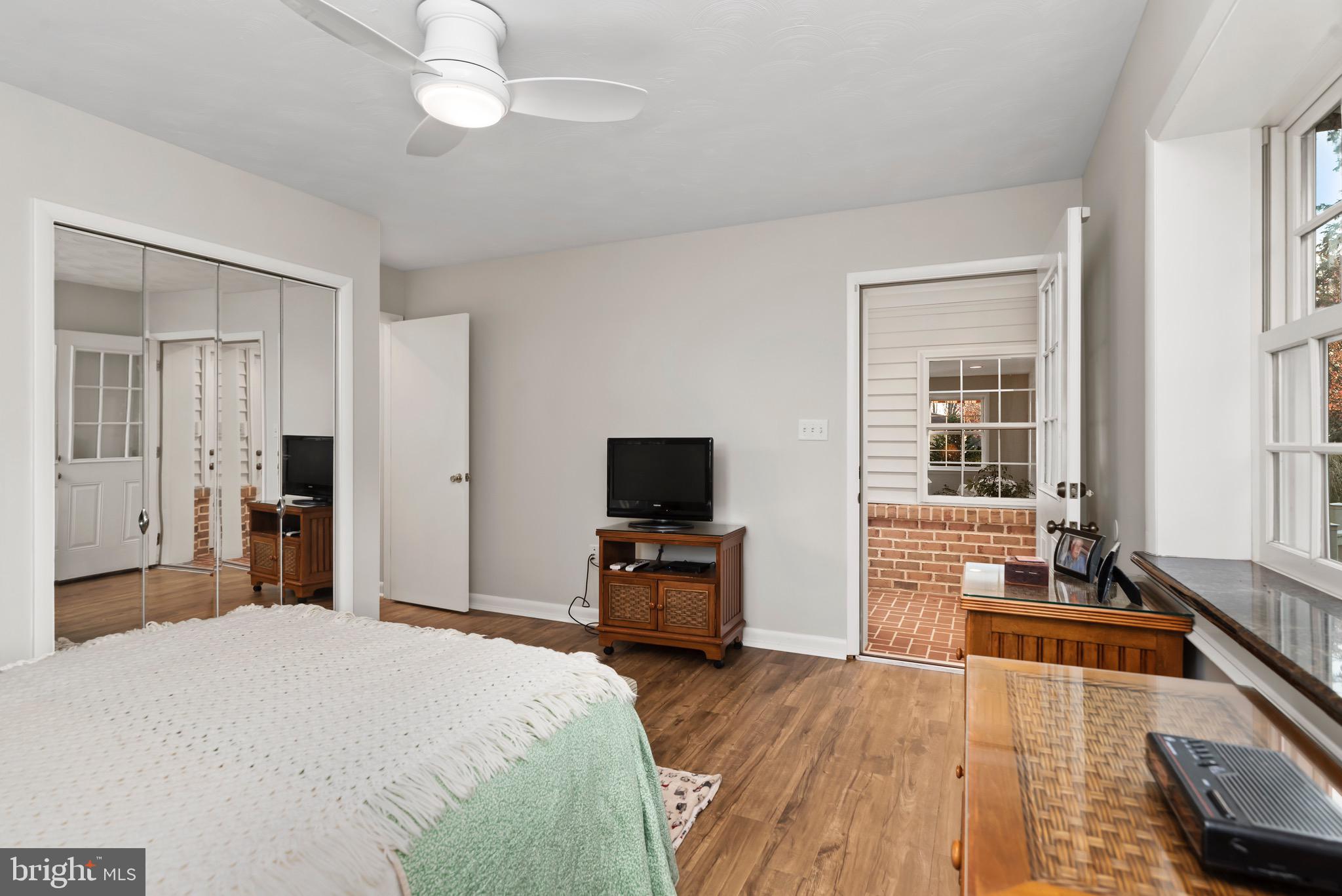 5236 DEERFIELD AVENUE