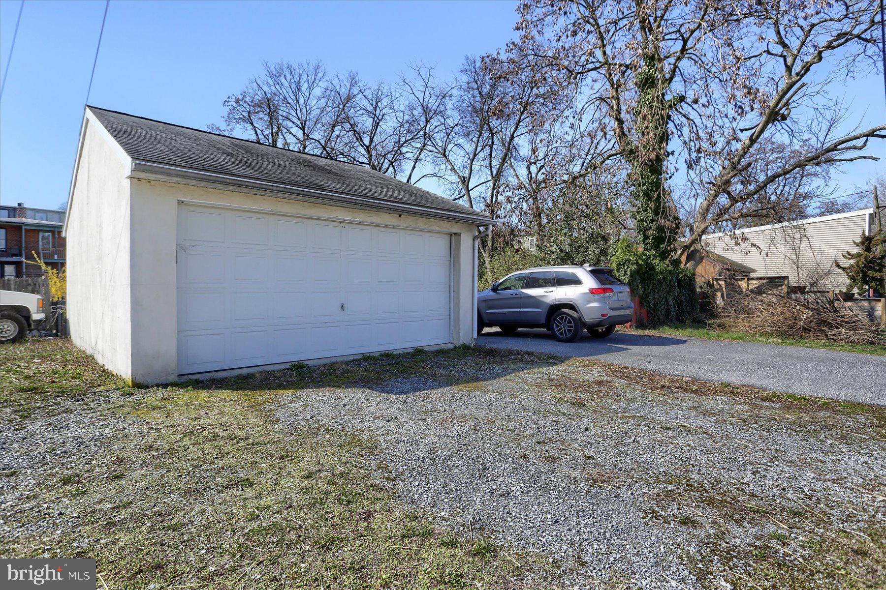 127 W LOUTHER STREET