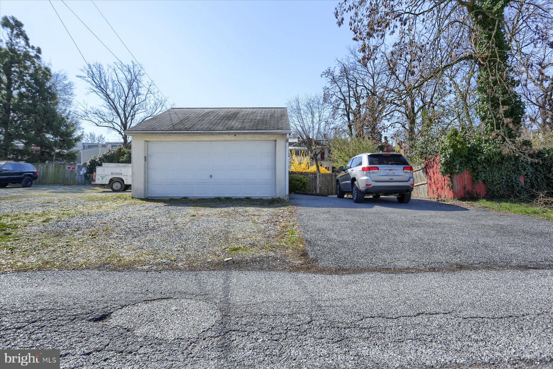 127 W LOUTHER STREET