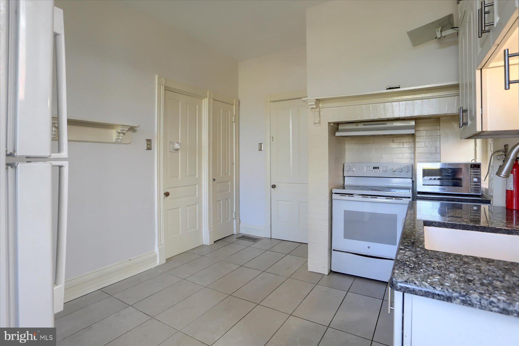 127 W LOUTHER STREET