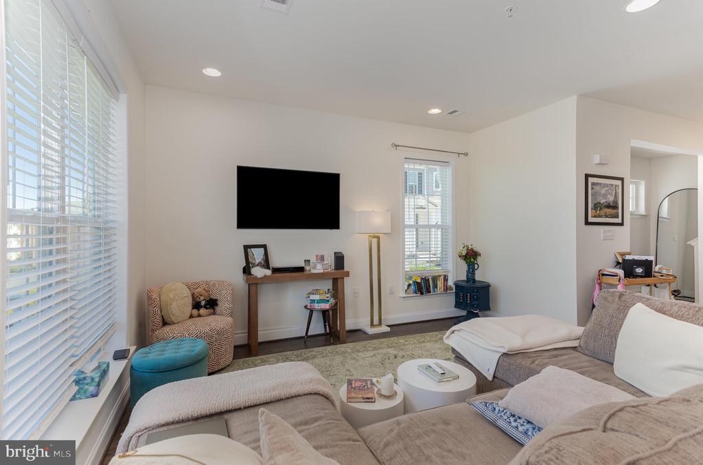 3253 KATIE WAY