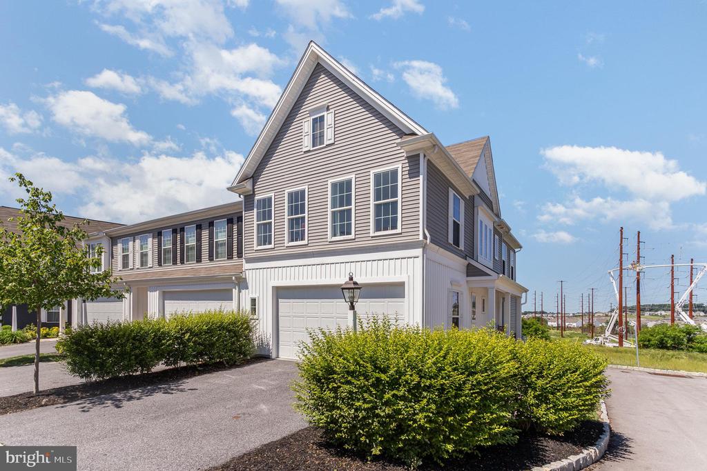 3253 KATIE WAY