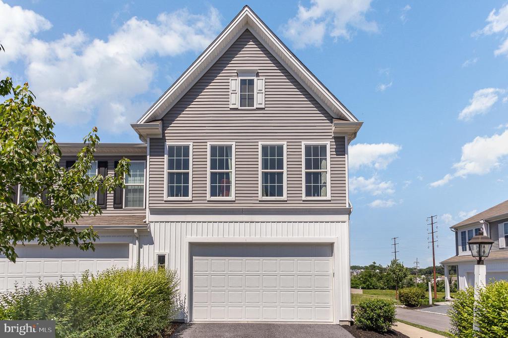 3253 KATIE WAY