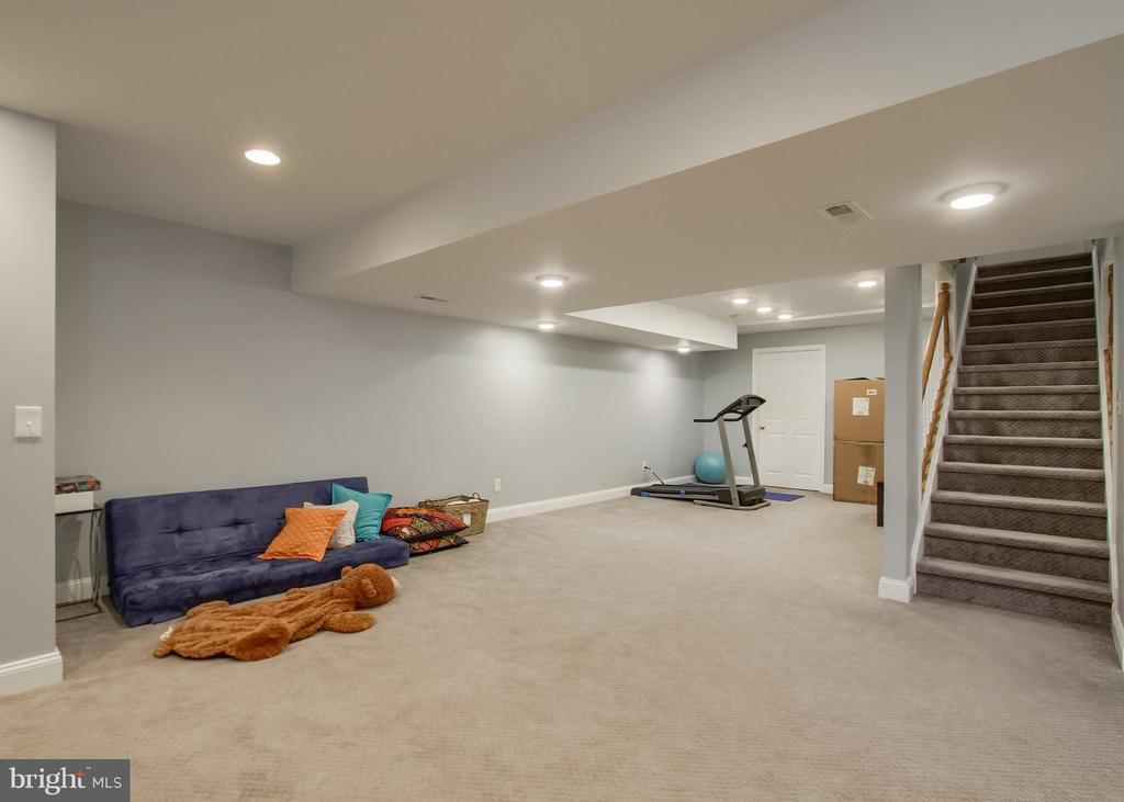 6354 MERCURY DRIVE